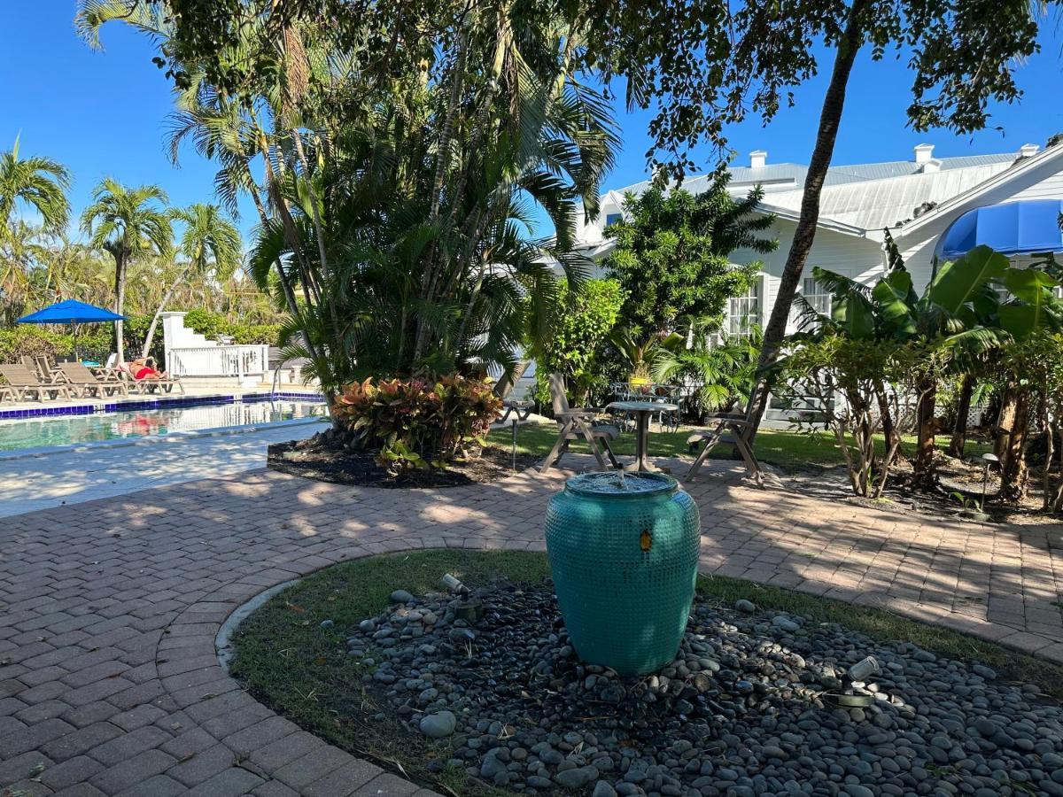 Olde Marco Inn Marco Island Esterno foto