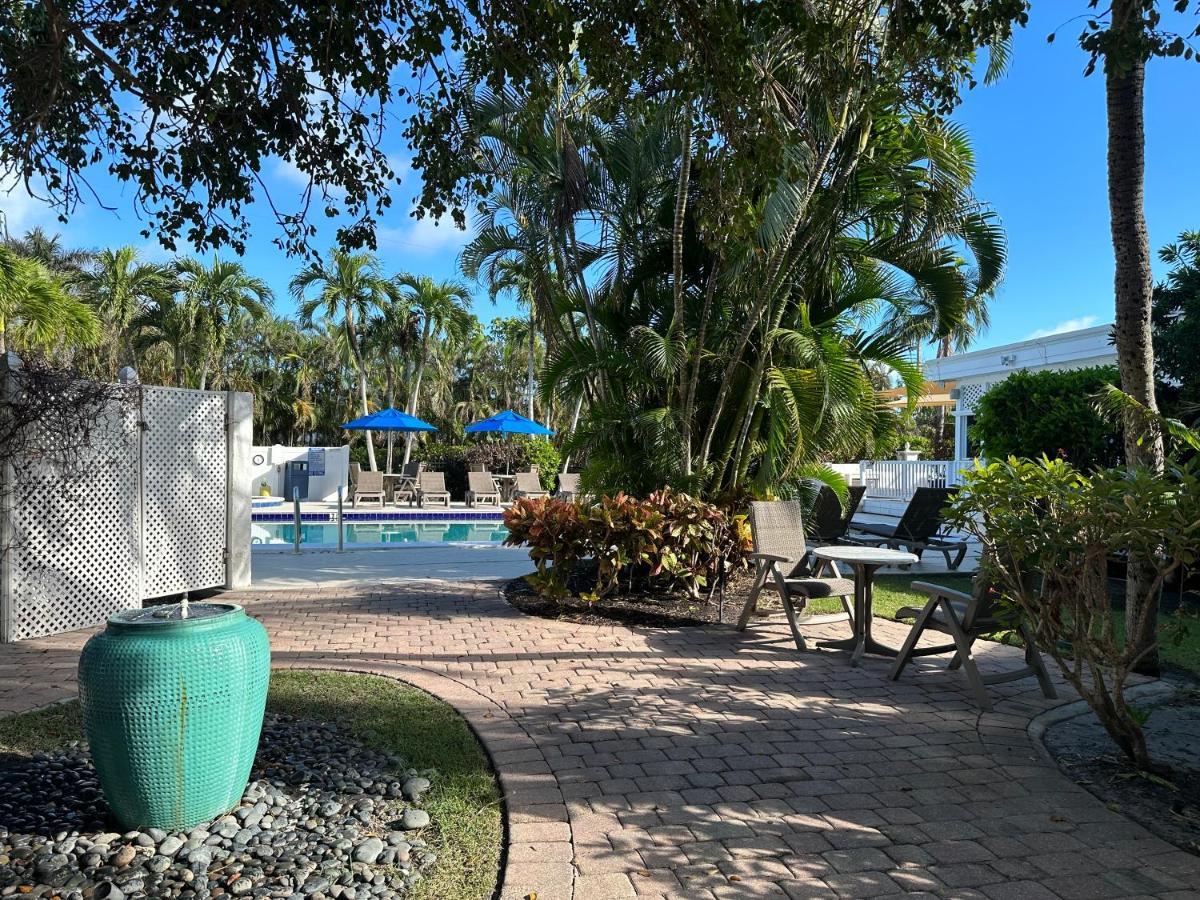 Olde Marco Inn Marco Island Esterno foto